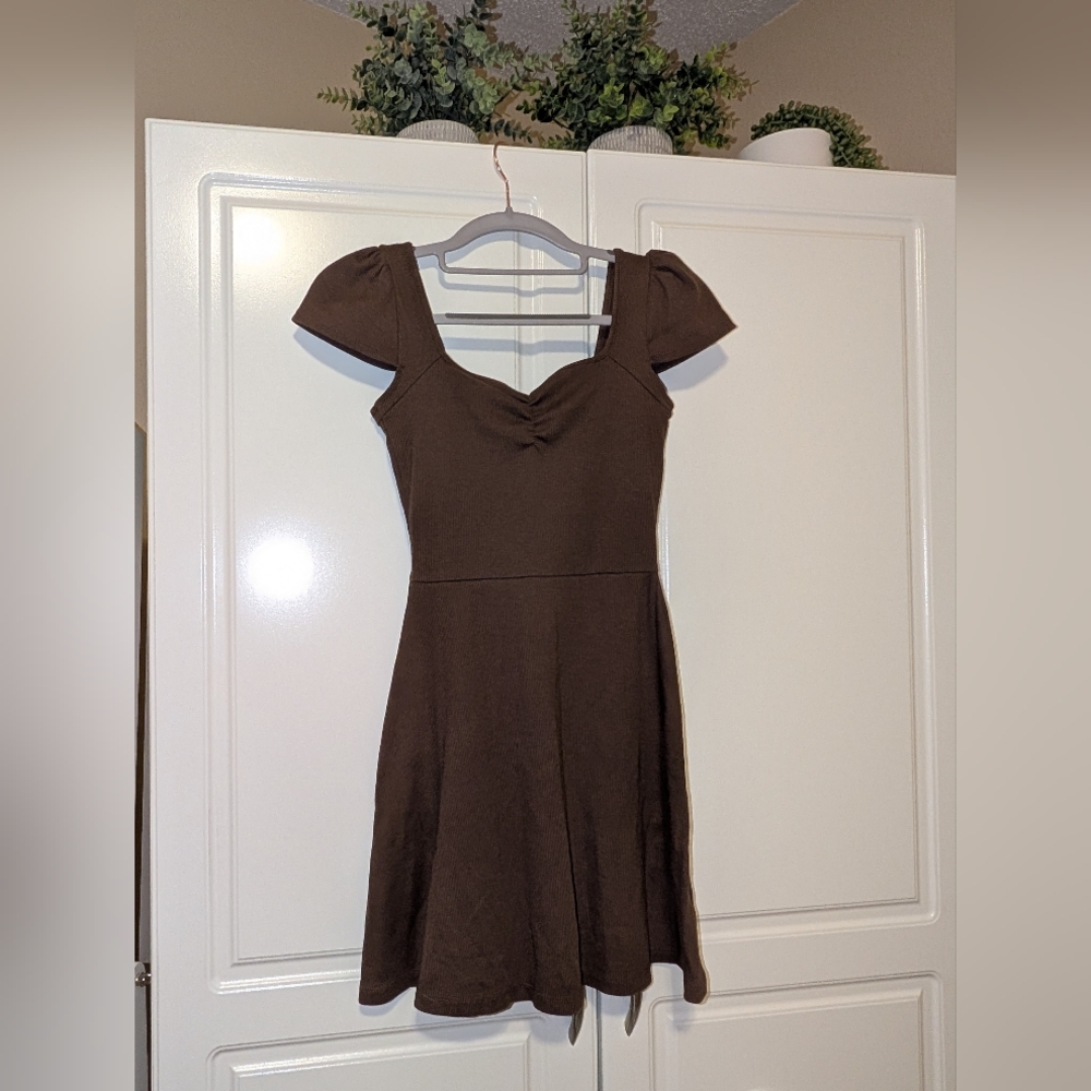 🤎🍫 Chocolate Brown Ribbed Fitted Dress Sweatheart Neckline w/ Scoop Back